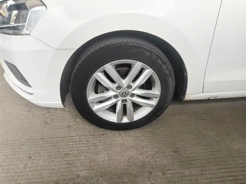 Volkswagen Jetta 2017 1.5L Manual Comfort фото 25