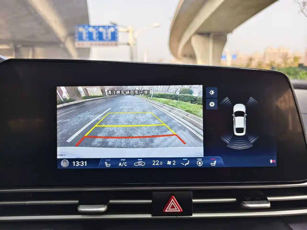 Hyundai Elantra 2022 1.5L CVT LUX Premium Edition фото 17