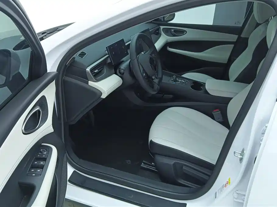BYD Hai Bao 05 DM-i 2025 DM-i Smart Drive Edition 55KM Luxury фото 9