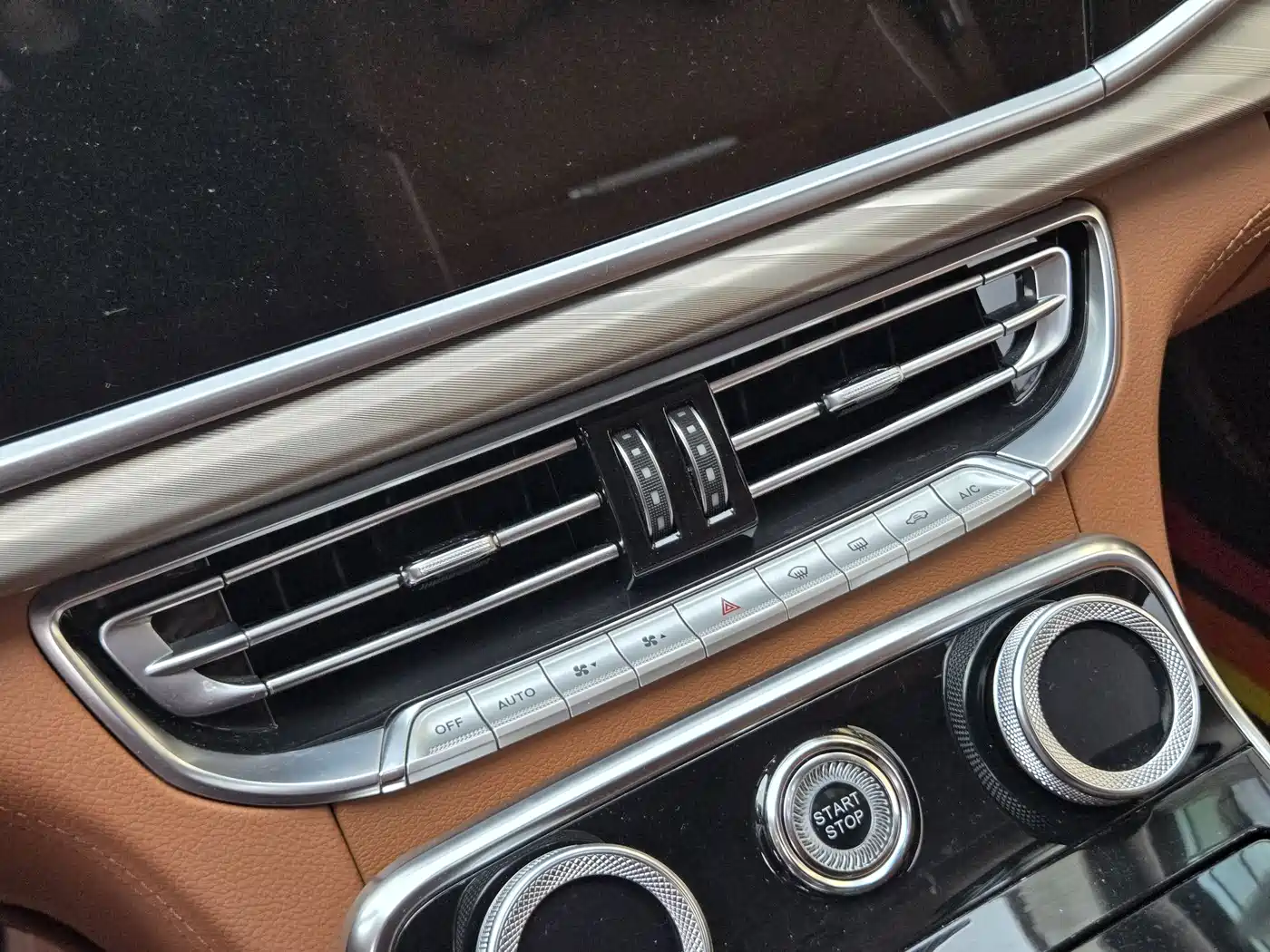 Hongqi H9 2020 2.0T Smart Connection Qi Xiang Edition фото 18