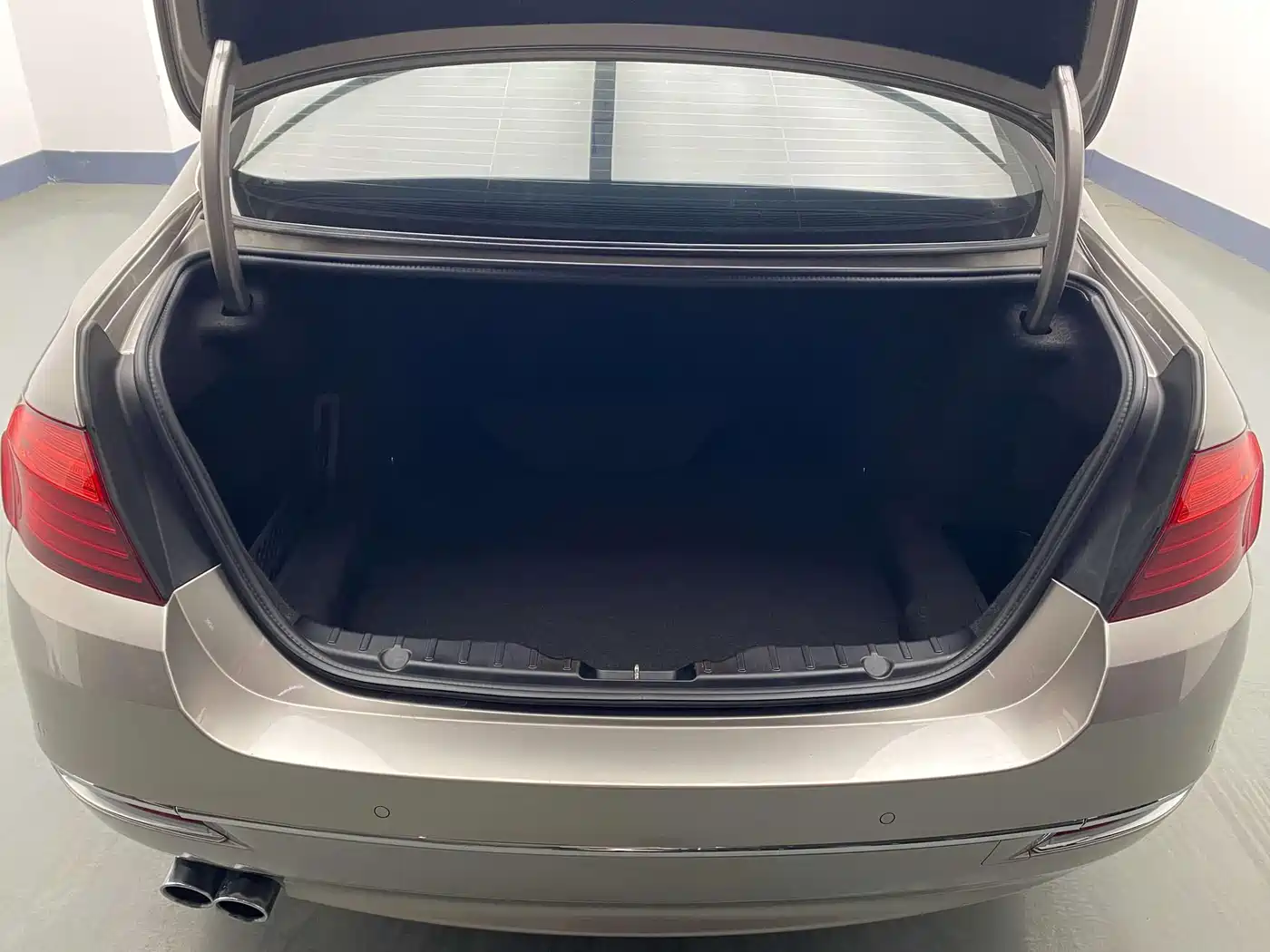 BMW 5 Series 2014 525Li Luxury Design Package фото 9