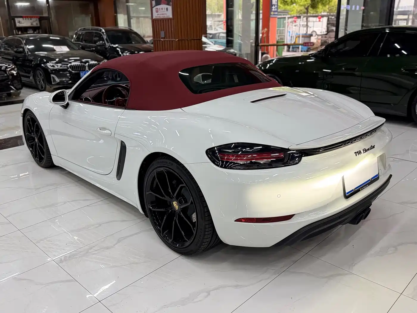 PORSCHE 718