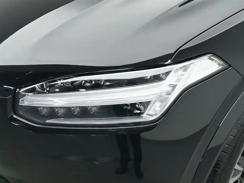 VOLVO XC90 PLUG IN HYBRID