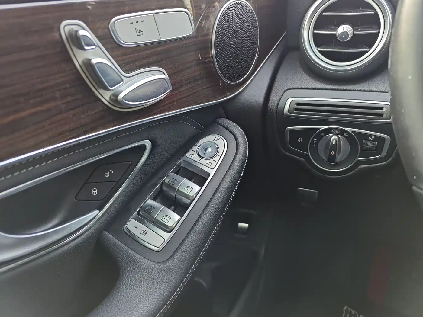 Mercedes-Benz GLC 2018 GLC 260 4MATIC Dynamic фото 17