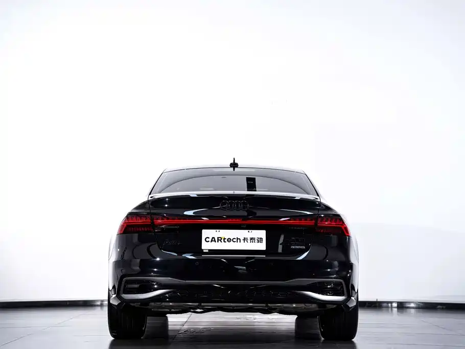 Фото 7 - Audi A7L