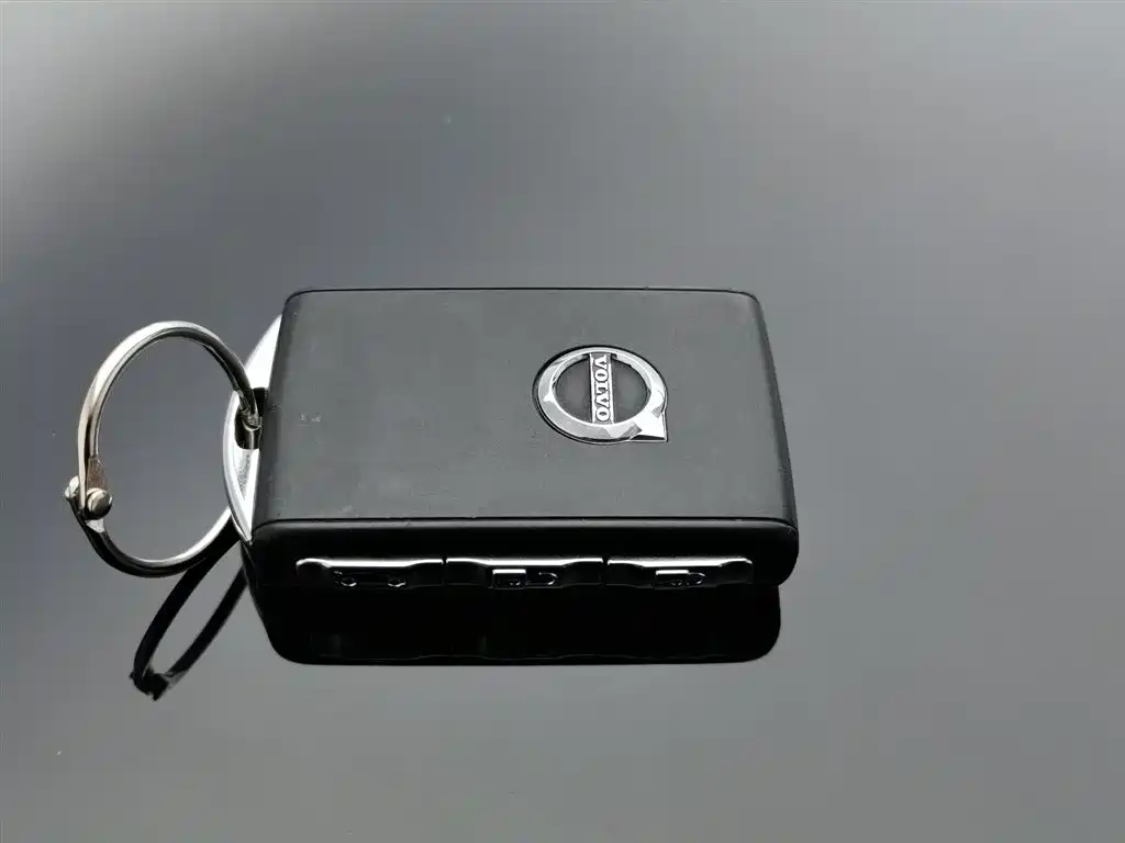 VOLVO XC90 PLUG IN HYBRID