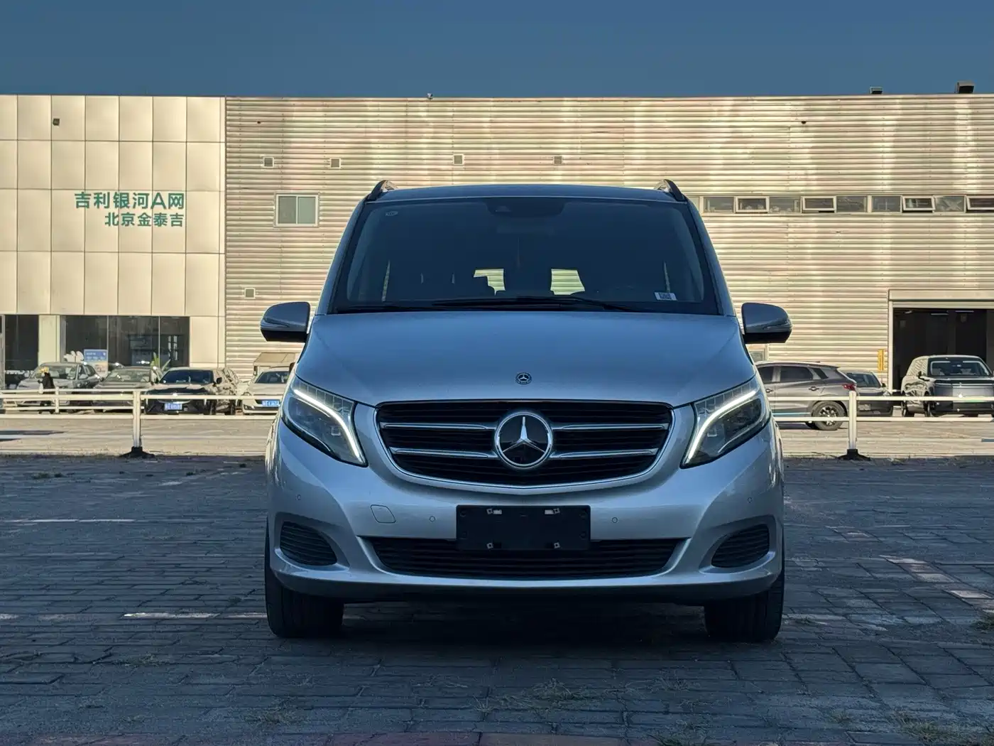 Mercedes-Benz V-Class 2018 2017 Model V 260 Pilot Edition