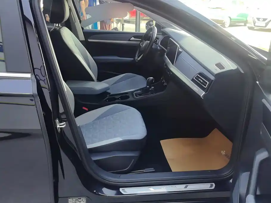 Volkswagen Lavida 2023 300TSI DSG Comfort Edition фото 8