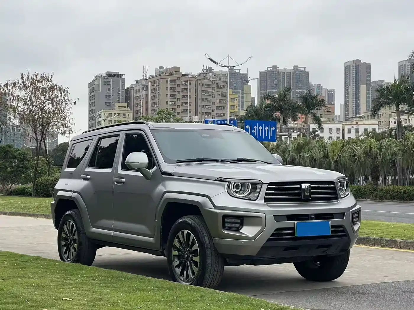 TANK TANK 700 NEW ENERGY