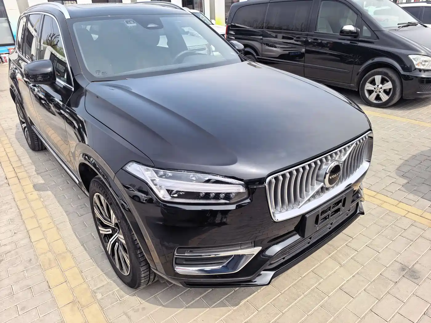 VOLVO XC90