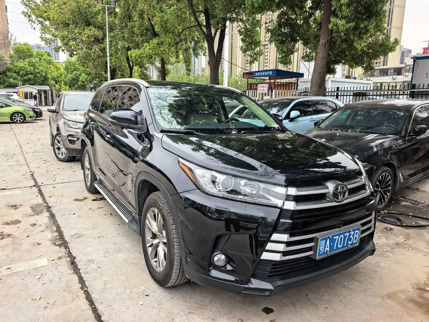 TOYOTA HIGHLANDER