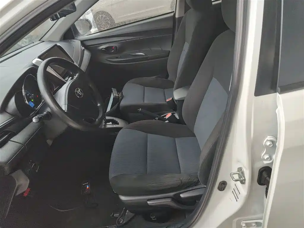 Toyota YARiS L Zhi Xiang 2017 1.5E CVT Charming Edition фото 15
