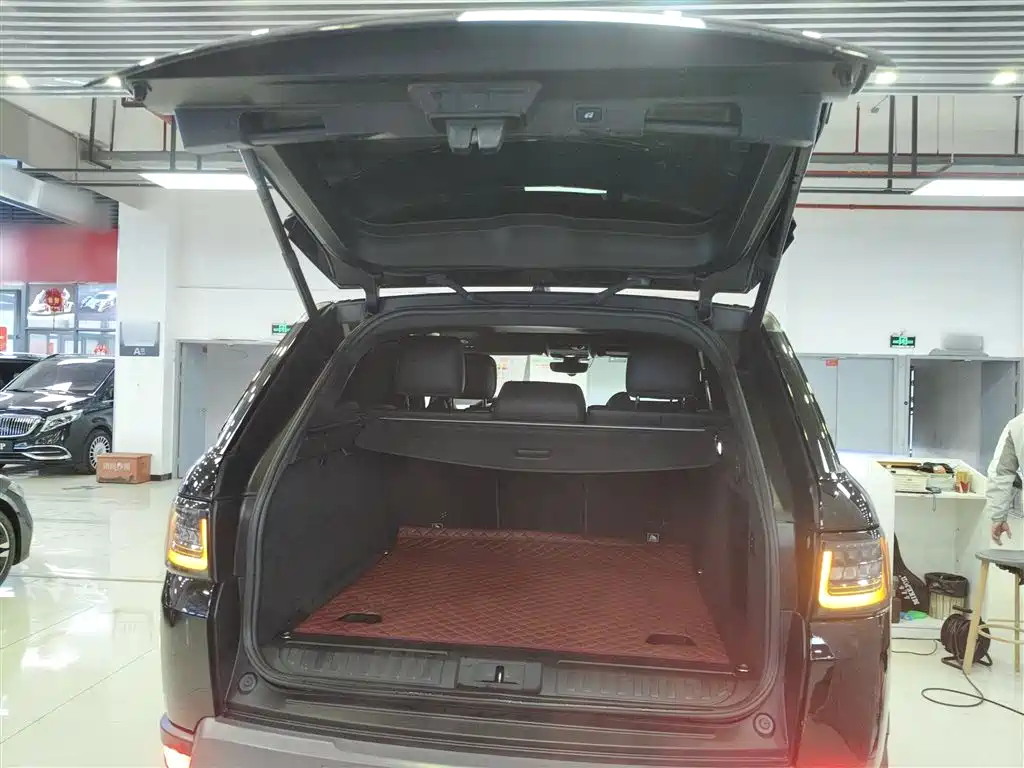 Land Rover Range Rover Sport 2021 3.0 L6 SE фото 19