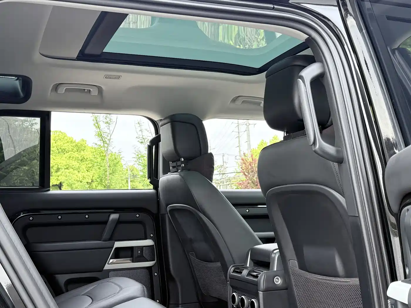Land Rover Defender 2024 110 3.0T P400 XS фото 20