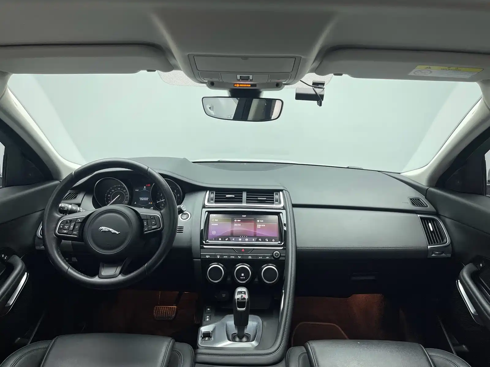 Фото 7 - Jaguar E-PACE