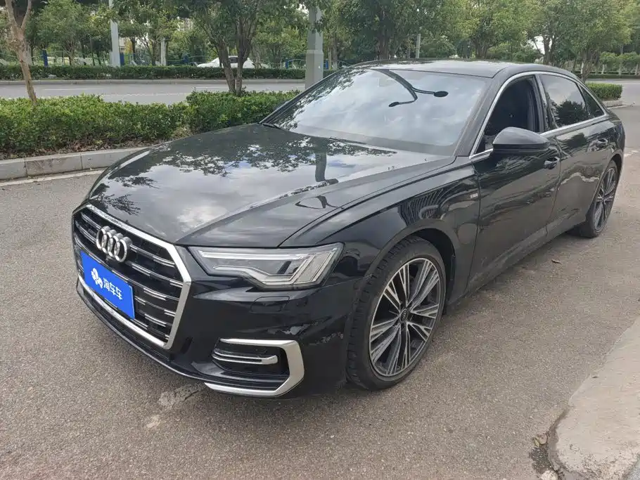 Фото 1 - Audi A6L