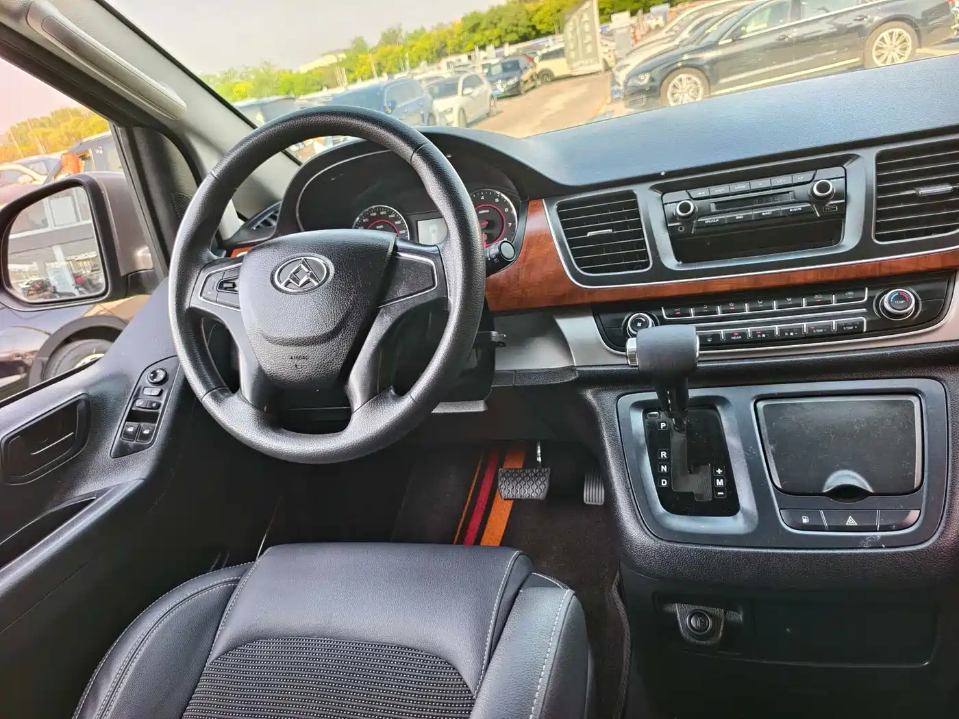 SAIC Maxus Maxus G10 2016 2.0T Automatic Executive Edition фото 17