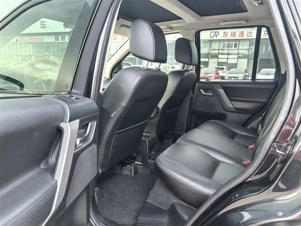 Land Rover Freelander 2 2010 3.2 i6 Automatic HSE Petrol фото 9