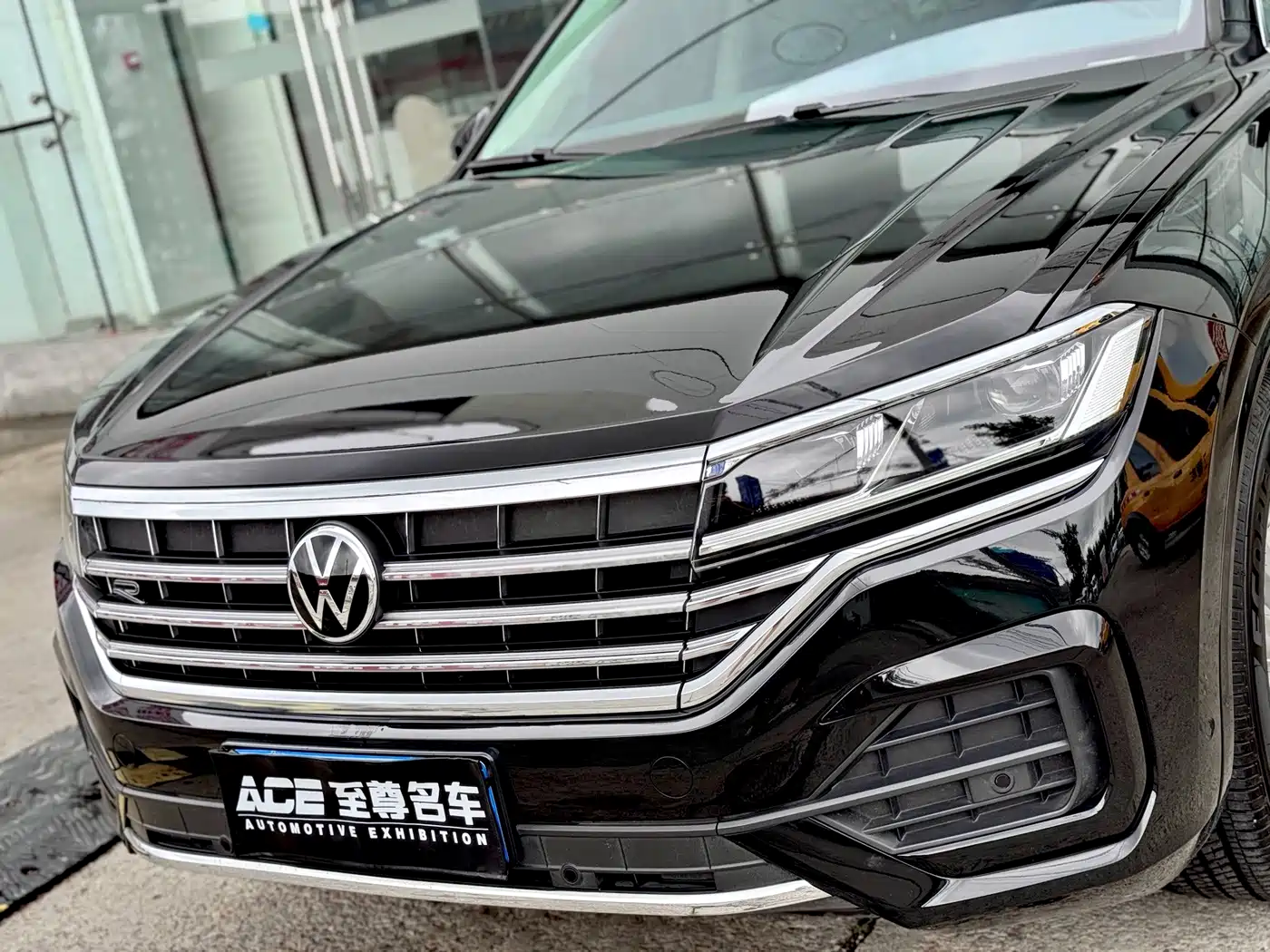 Volkswagen Touareg 2024 2023 2.0TSI R-Line Edition