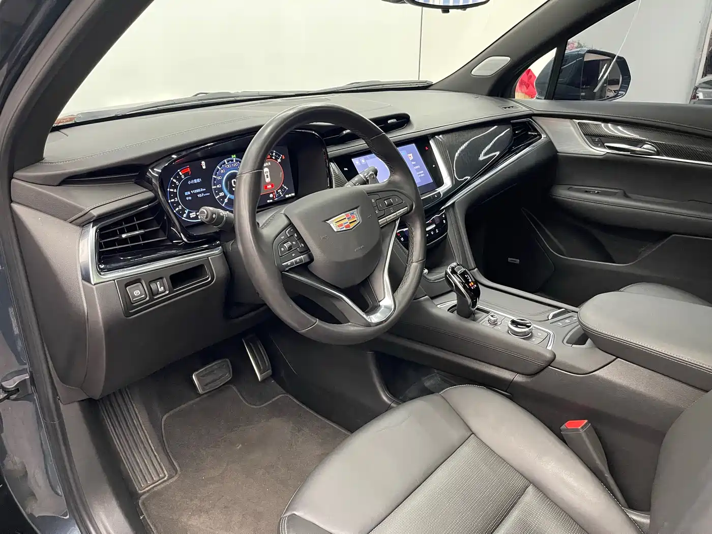 CADILLAC XT6