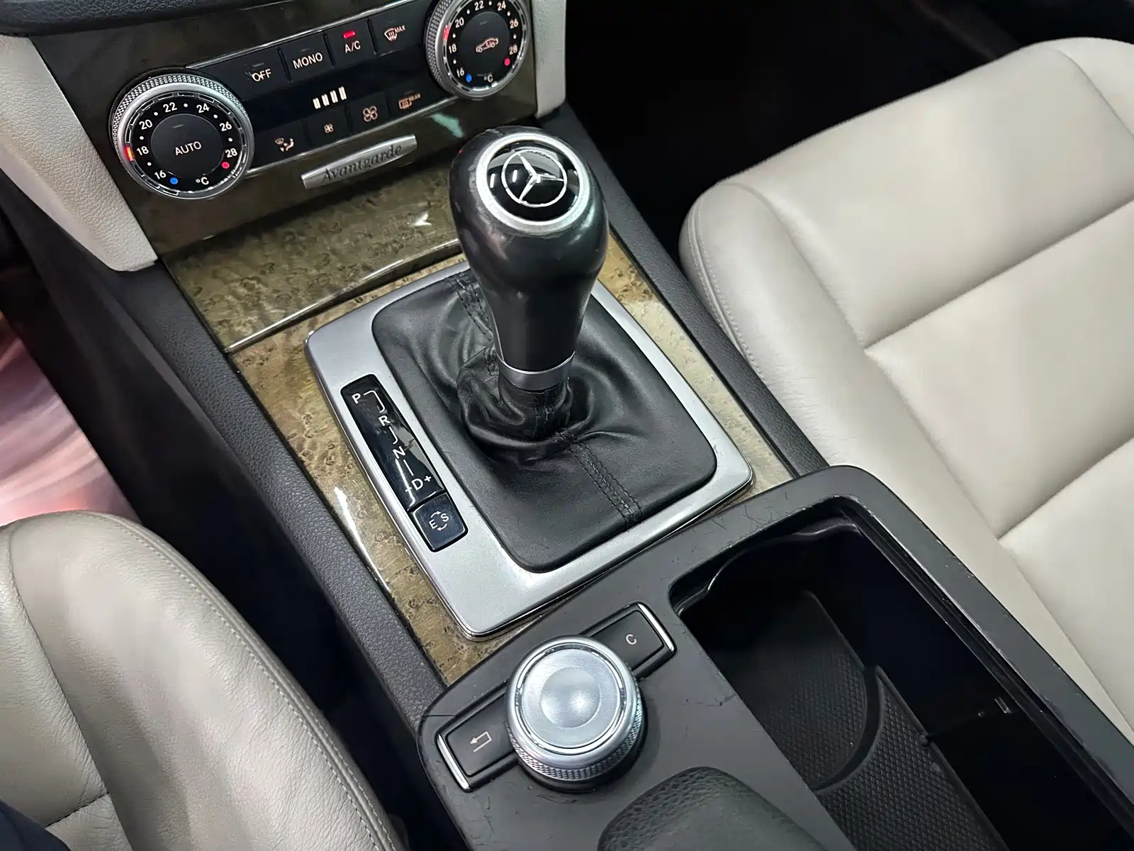 Фото 13 - Mercedes-Benz C-Class