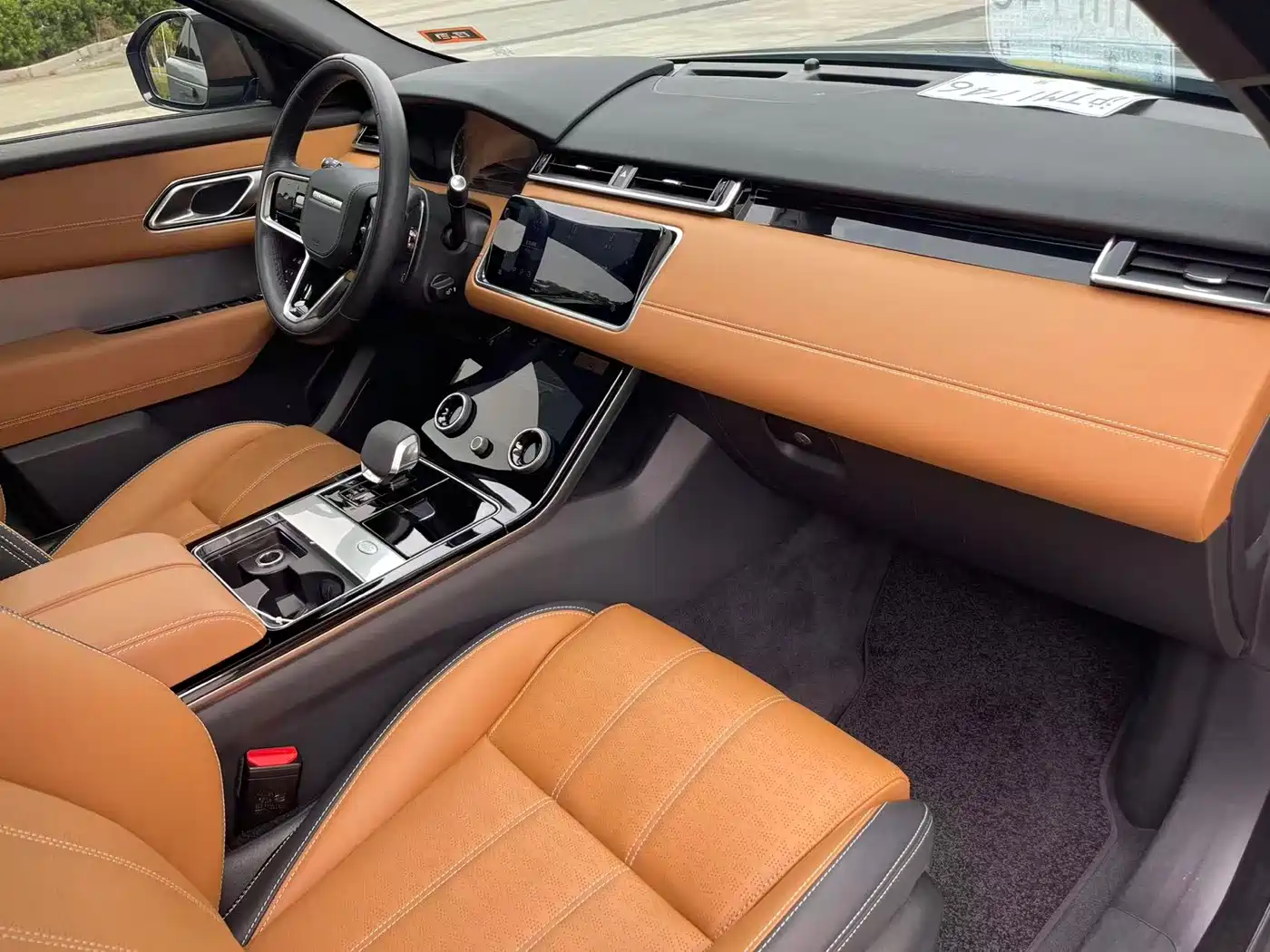Land Rover Range Rover Velar 2022 250PS Golden Collector's Edition фото 15