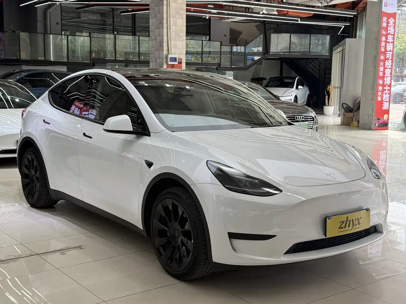 TESLA MODEL Y