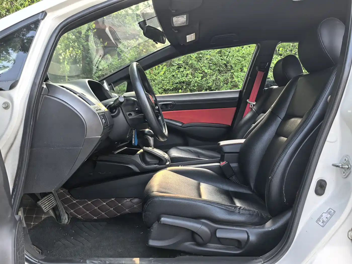 CIIMO CIIMO 2014 2015 1.8L Automatic Comfort Edition