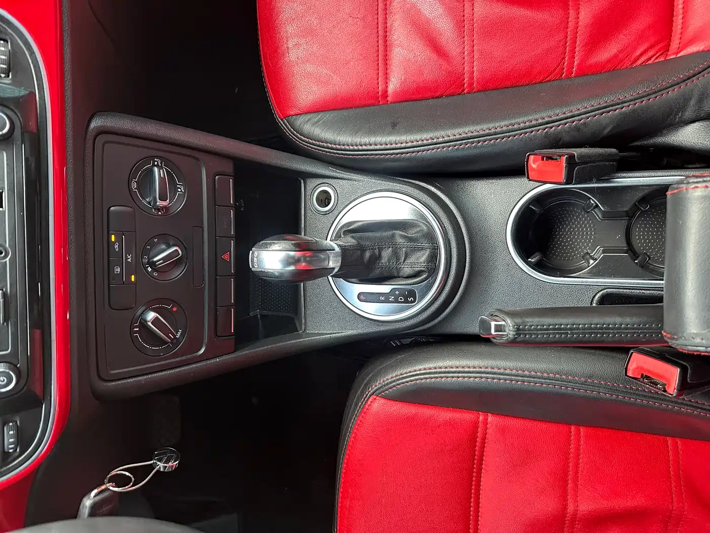 Volkswagen Beetle 2013 1.4TSI Fashion Edition фото 8