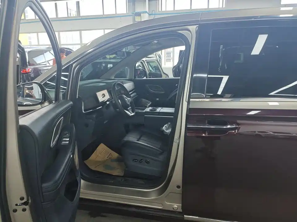 2026 Voyah Auto Voyah Dreamer