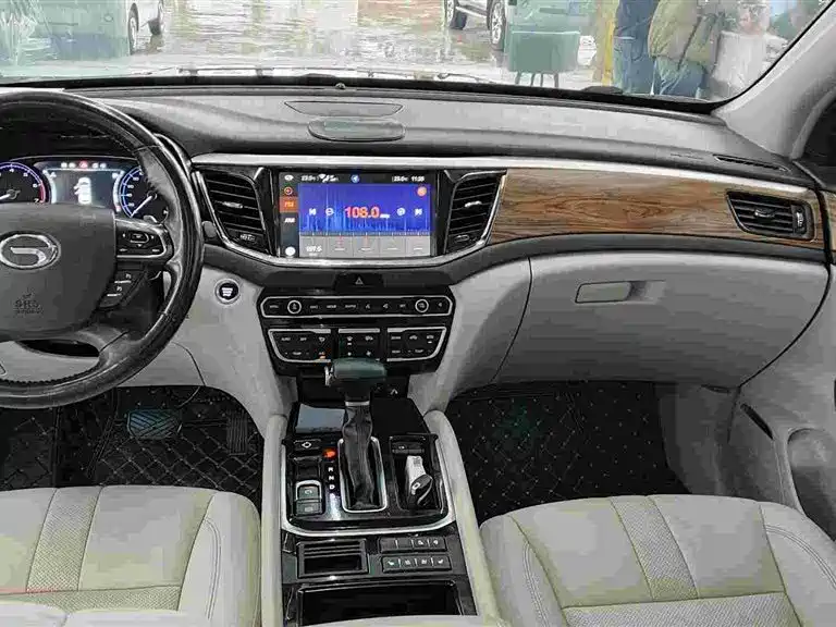 GAC Trumpchi Trumpchi GS8 2017 320T 2WD Luxury Smart Connect (7-seater) фото 9
