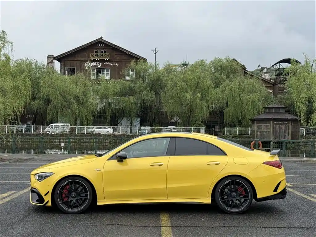 MERCEDES-BENZ CLA AMG