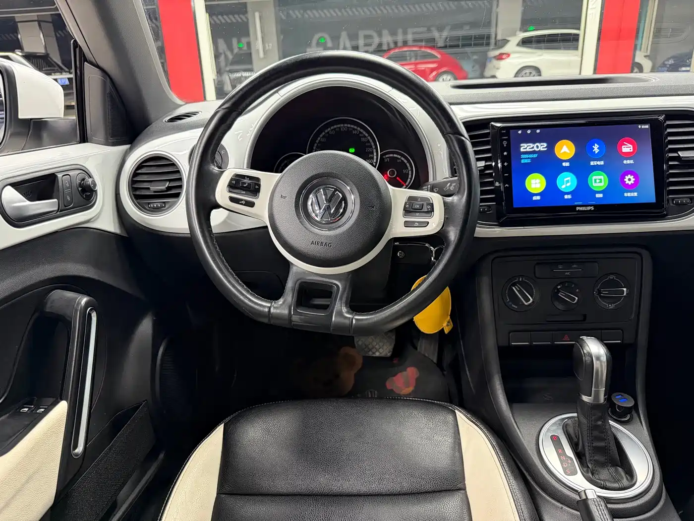 Volkswagen Beetle 2015 180TSI фото 15