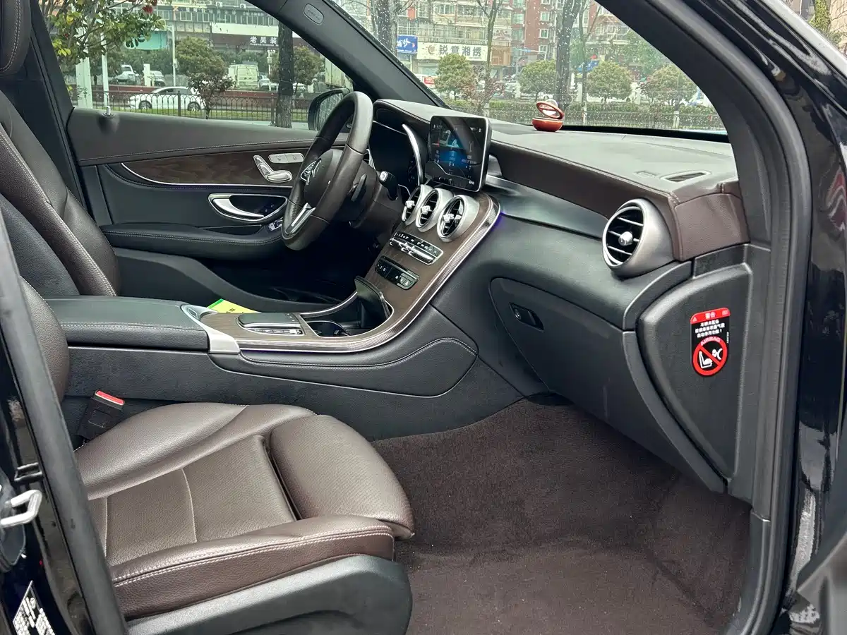 Mercedes-Benz GLC 2020 Facelift GLC 260 L 4MATIC Luxury фото 5