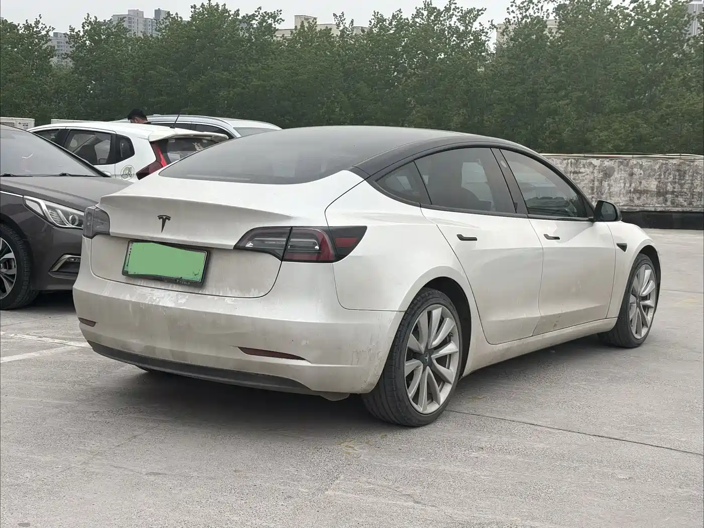 TESLA MODEL 3