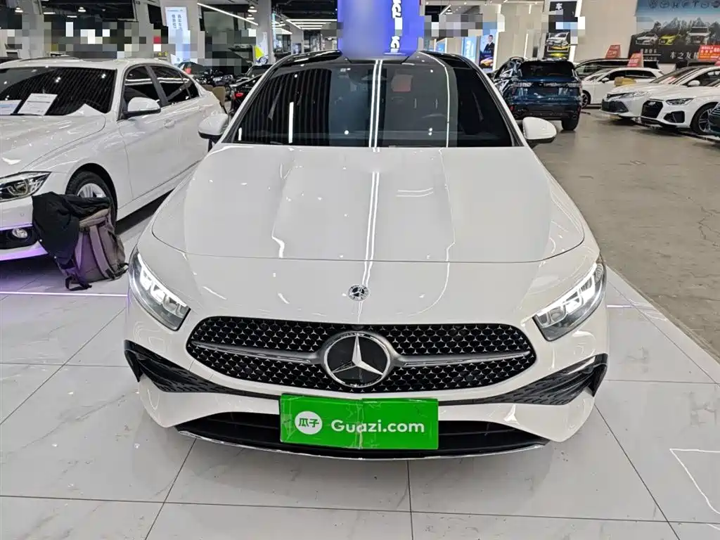 Mercedes-Benz A-Class 2024 A 200 L Fashion Edition фото 3