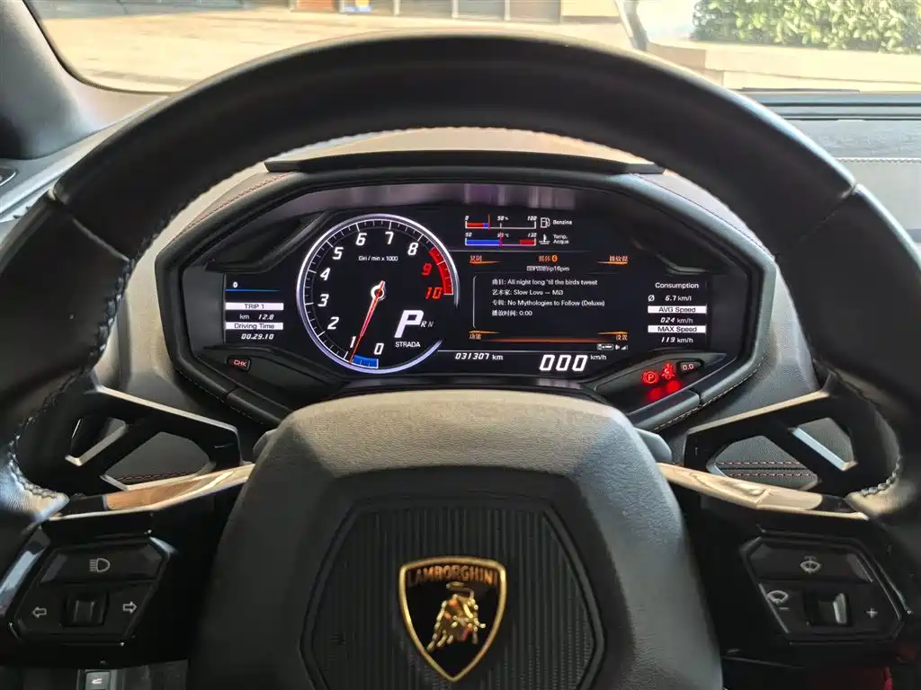 LAMBORGHINI HURACÁN