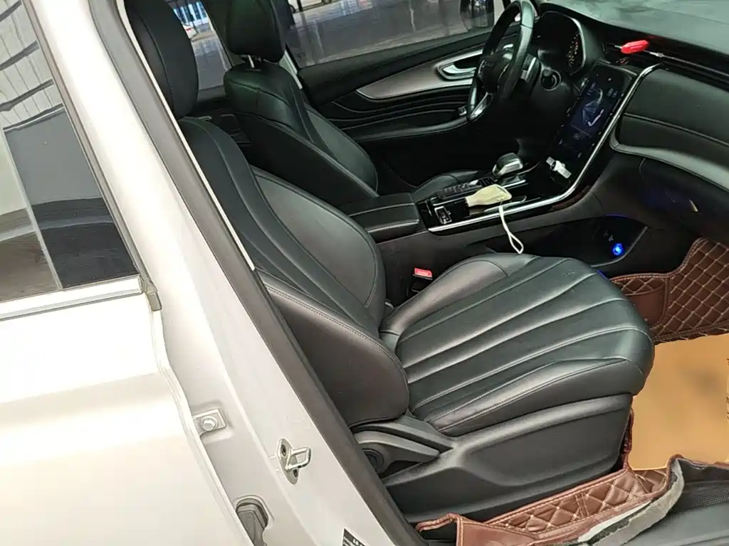 Фото 25 - Roewe RX5 MAX