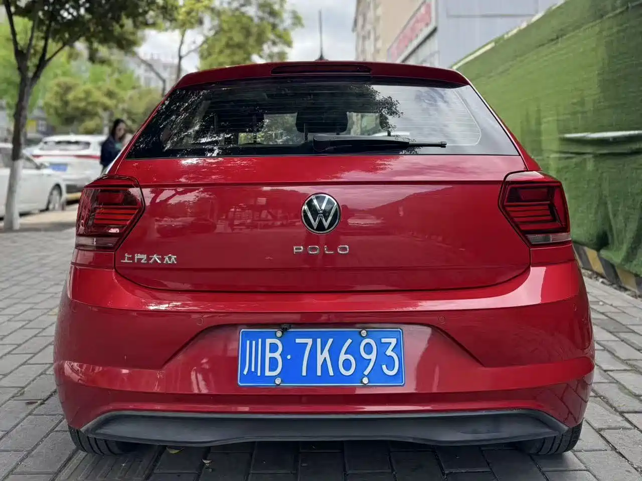 VOLKSWAGEN POLO