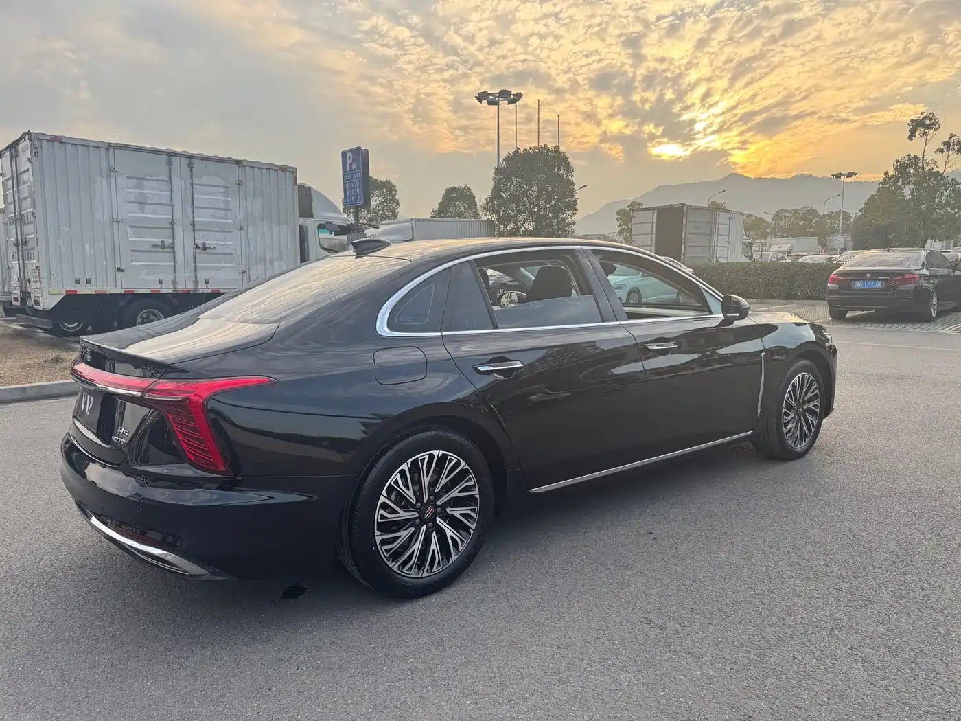 Hongqi H5 2023 2.0T Auto Smart Connect Flag Comfort фото 5