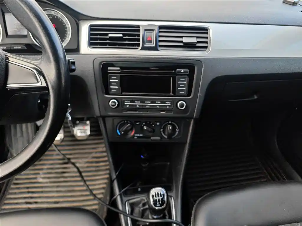 Škoda Rapid 2019 1.5L Manual Comfort Version China VI фото 13
