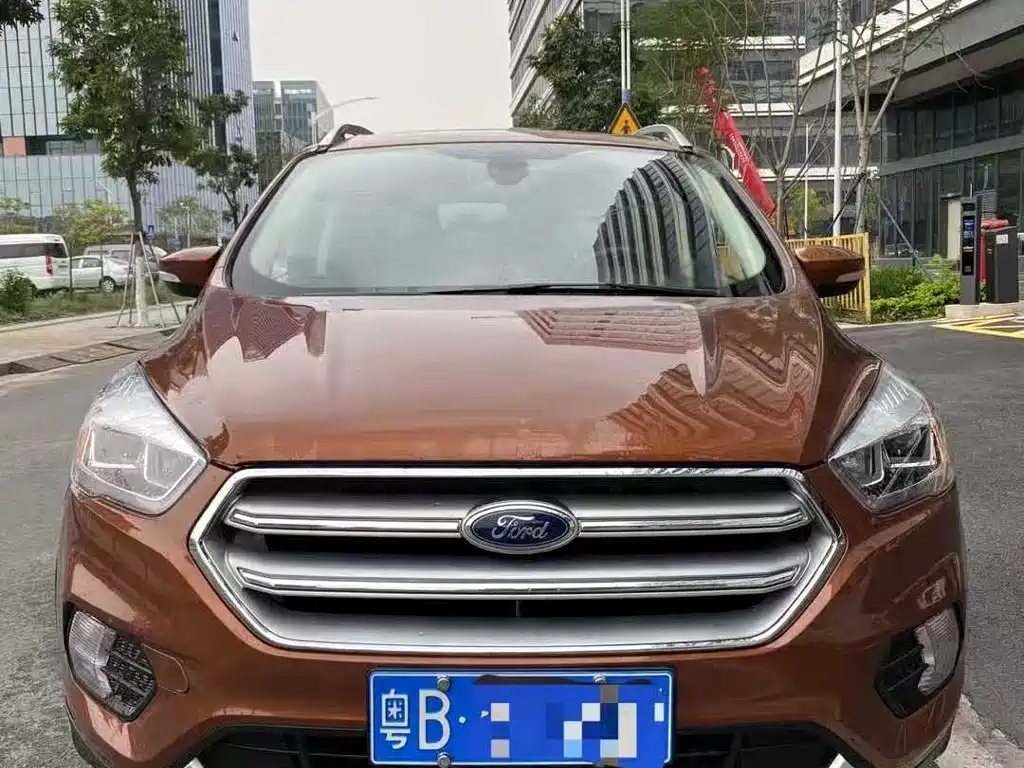 Фото 1 - Ford Kuga