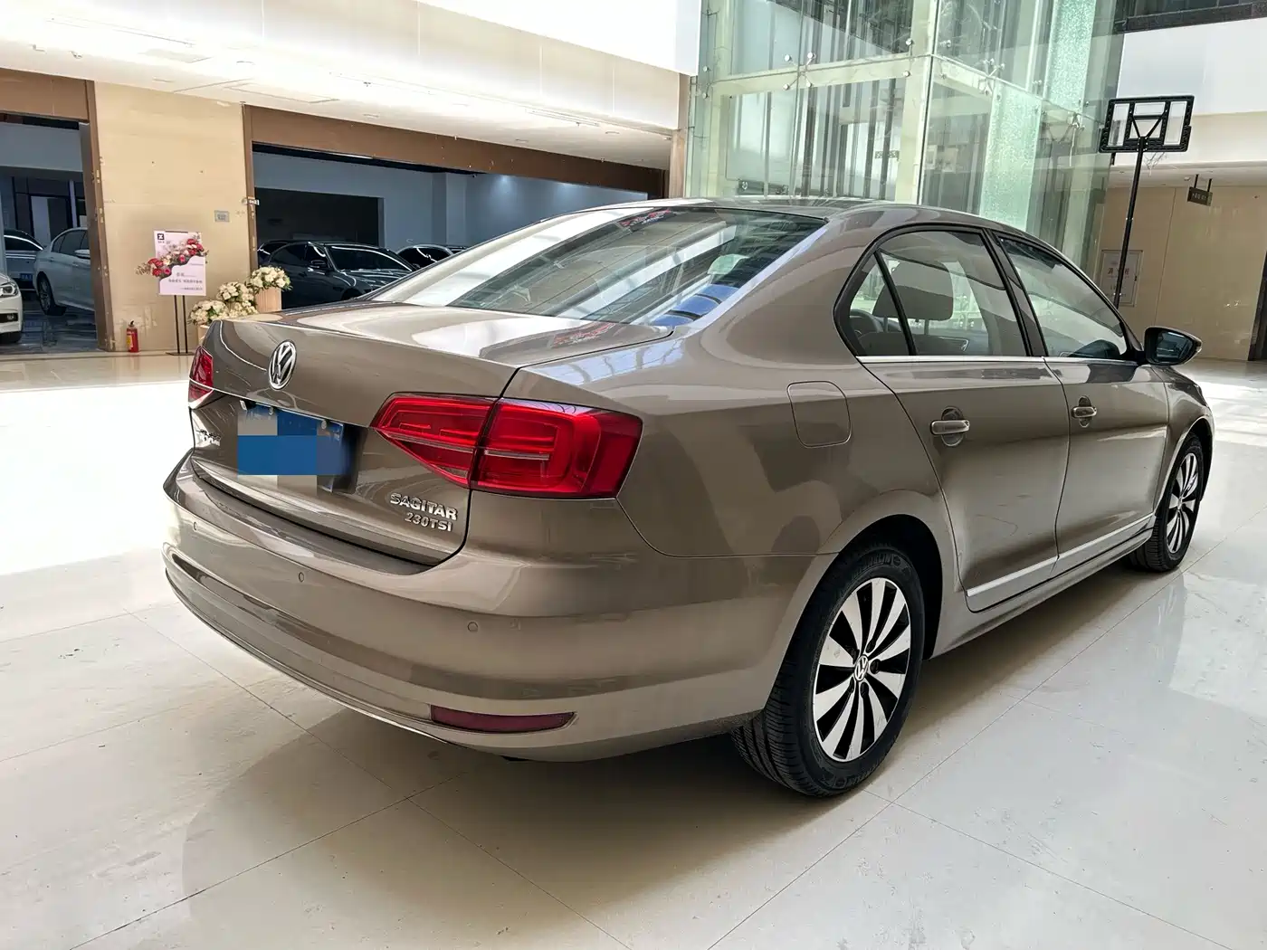Фото 4 - Volkswagen Sagitar