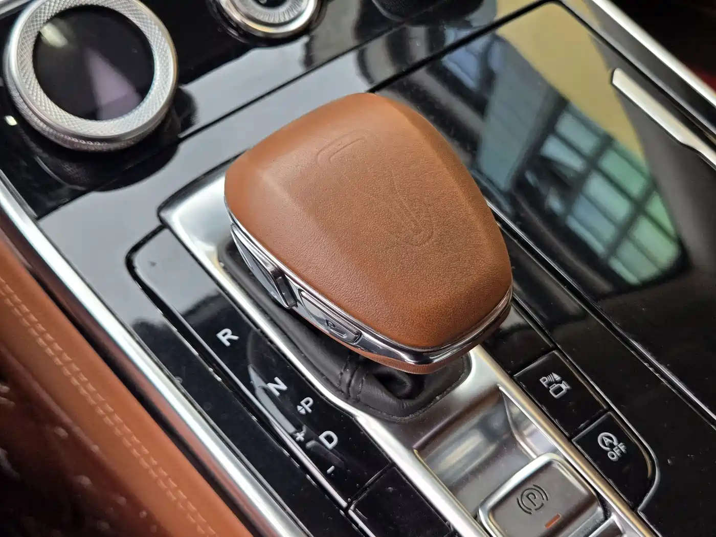 Hongqi H9 2020 2.0T Smart Connection Qi Xiang Edition фото 16