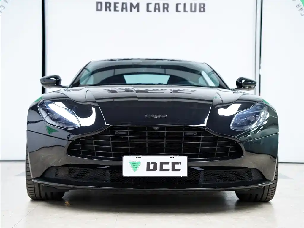 ASTON MARTIN DB11