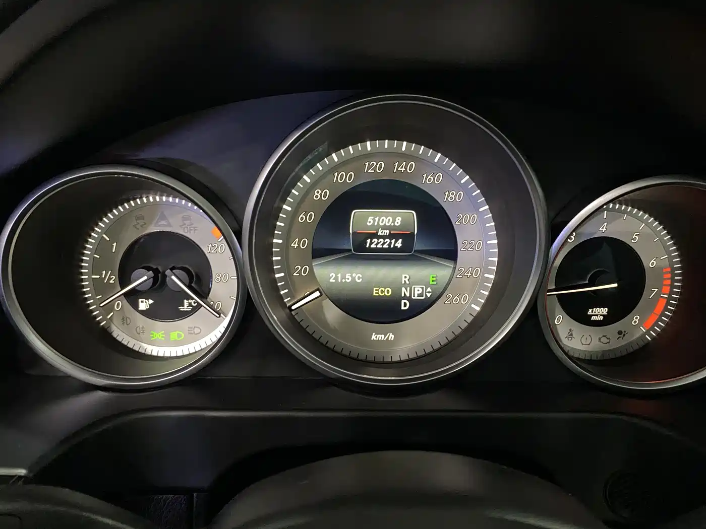 Mercedes-Benz E-Class 2015 E 200 L Sport фото 13