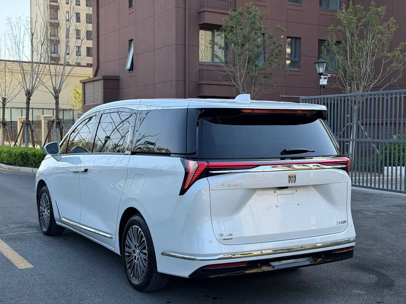 BUICK GL8 NEW ENERGY