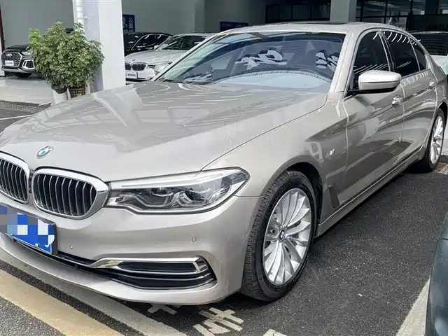 BMW 5 SERIES