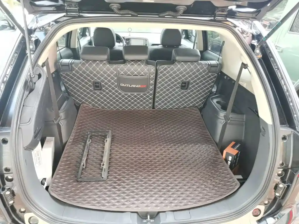 Mitsubishi Outlander 2017 2018 2.4L 4WD Luxury Edition 7-seater