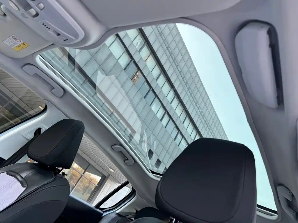 Photo 14 - Peugeot 308S